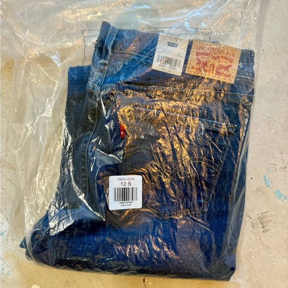 NWT Levi's Classic Bootcut Stellar Stretch Dark Wash - size 12 short (W31 L30) - Picture 11 of 13